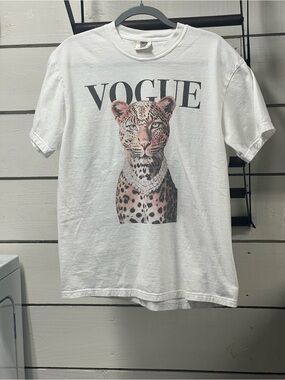 Comfort Colors White Vogue Leopard Graphic Tee